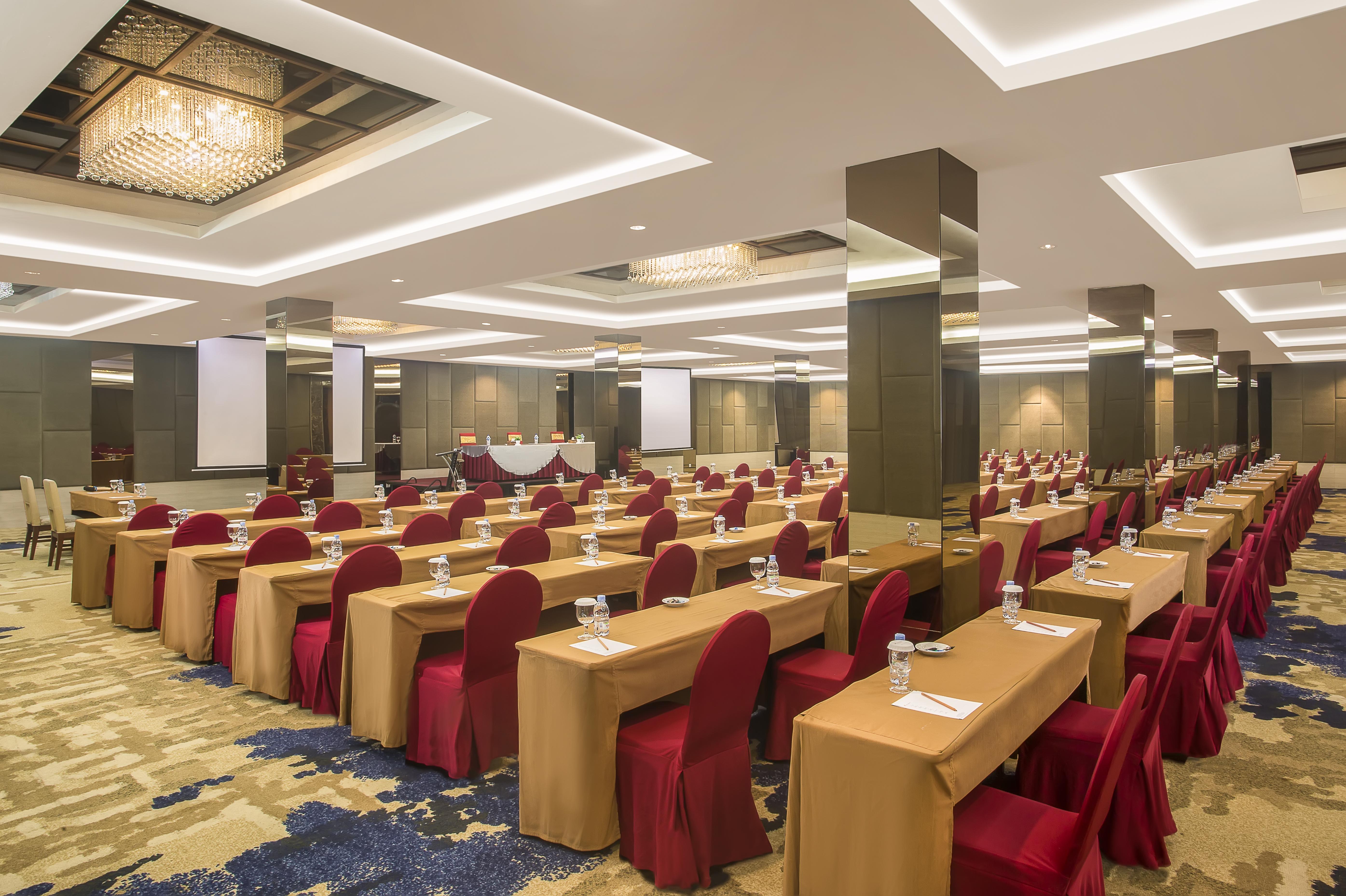 Swiss-Belhotel Маноквари Экстерьер фото