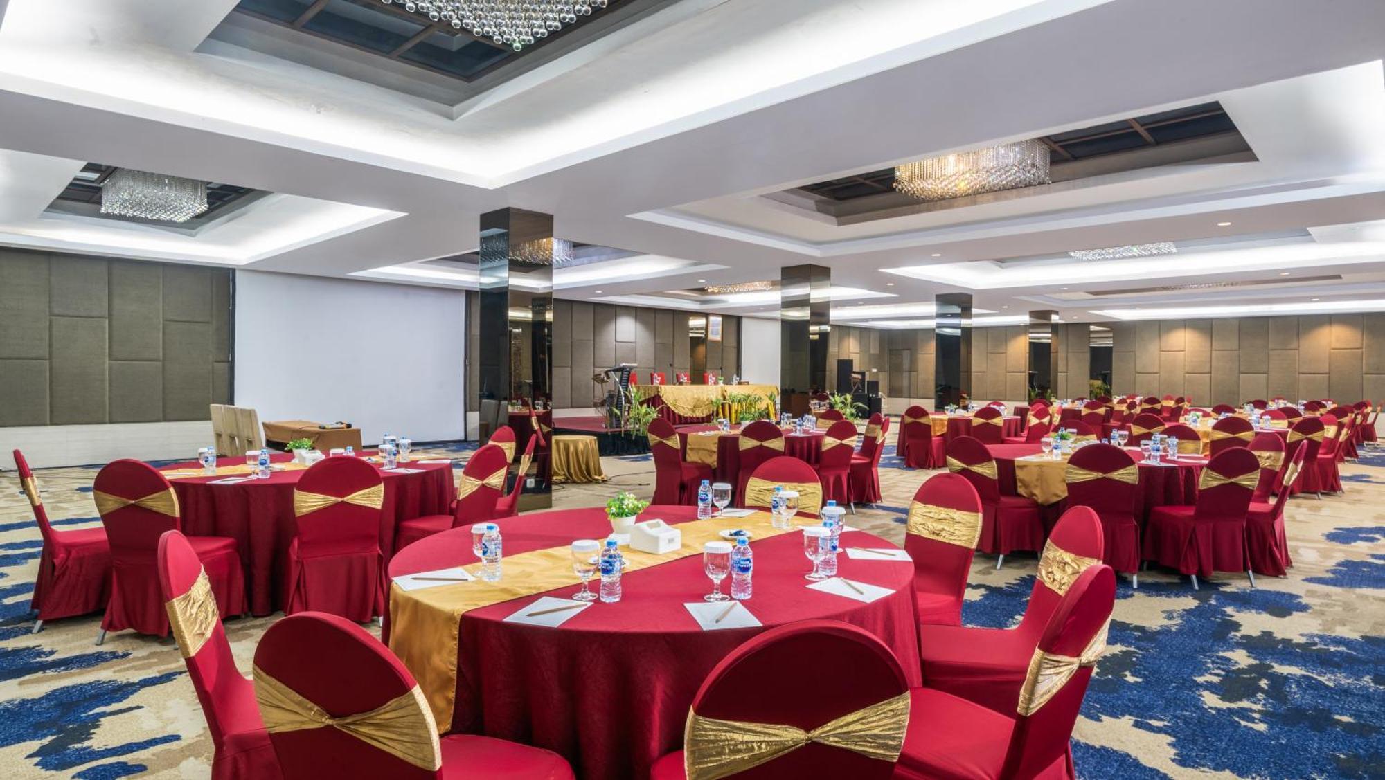 Swiss-Belhotel Маноквари Экстерьер фото